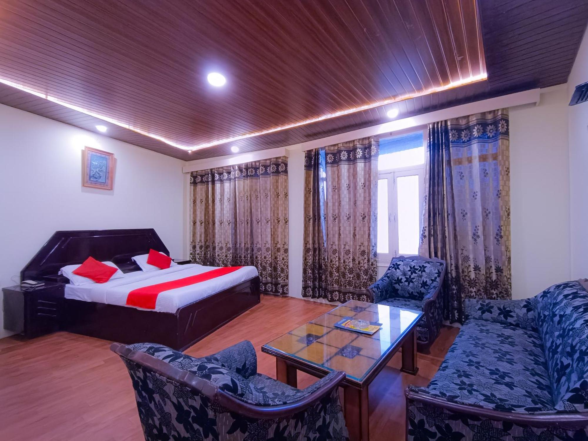 Surya Resort Dalhousie Eksteriør billede
